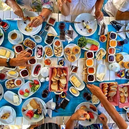 Oda ve Kahvaltı Cassiopeia 3*