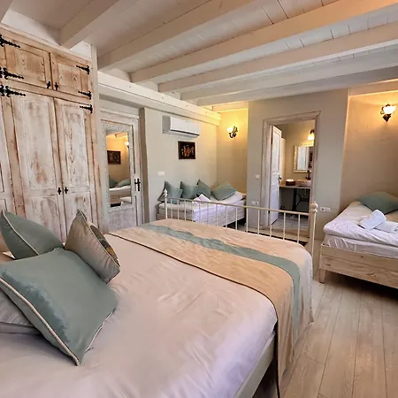 Cassiopeia Bed & Breakfast Alacati